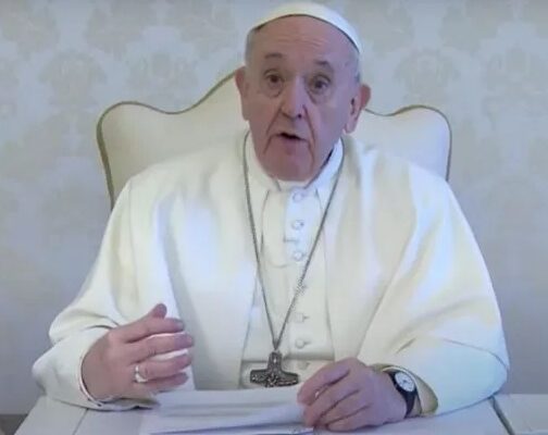 EL PAPA FRANCISCO PIDE A PERIODISTAS QUE SEAN VERDADEROS EN EL