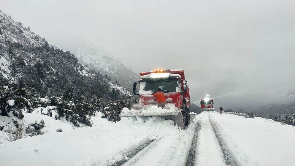 TRANSITO RESTRINGIDO DE PILCA A DINA HUAPI Y USO DE CADENAS EN LA RUTA ...