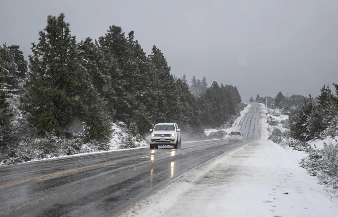 ATENCIÓN EN LA RUTA 40 Y 23. PRECAUCIÓN POR LA PRESENCIA DE NIEVE Y ...