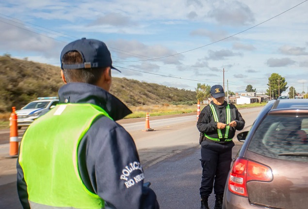OPERATIVO SEMANA SANTA: AMPLIO DESPLIEGUE POLICIAL EN RUTAS DE RIO ...