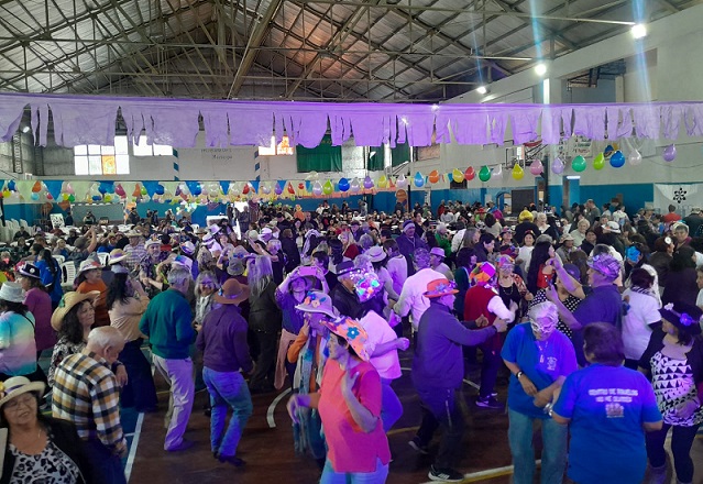 LOS MAYORES CELEBRARON LA LLEGADA DE LA PRIMAVERA CON MÚSICA, FLORES Y ...